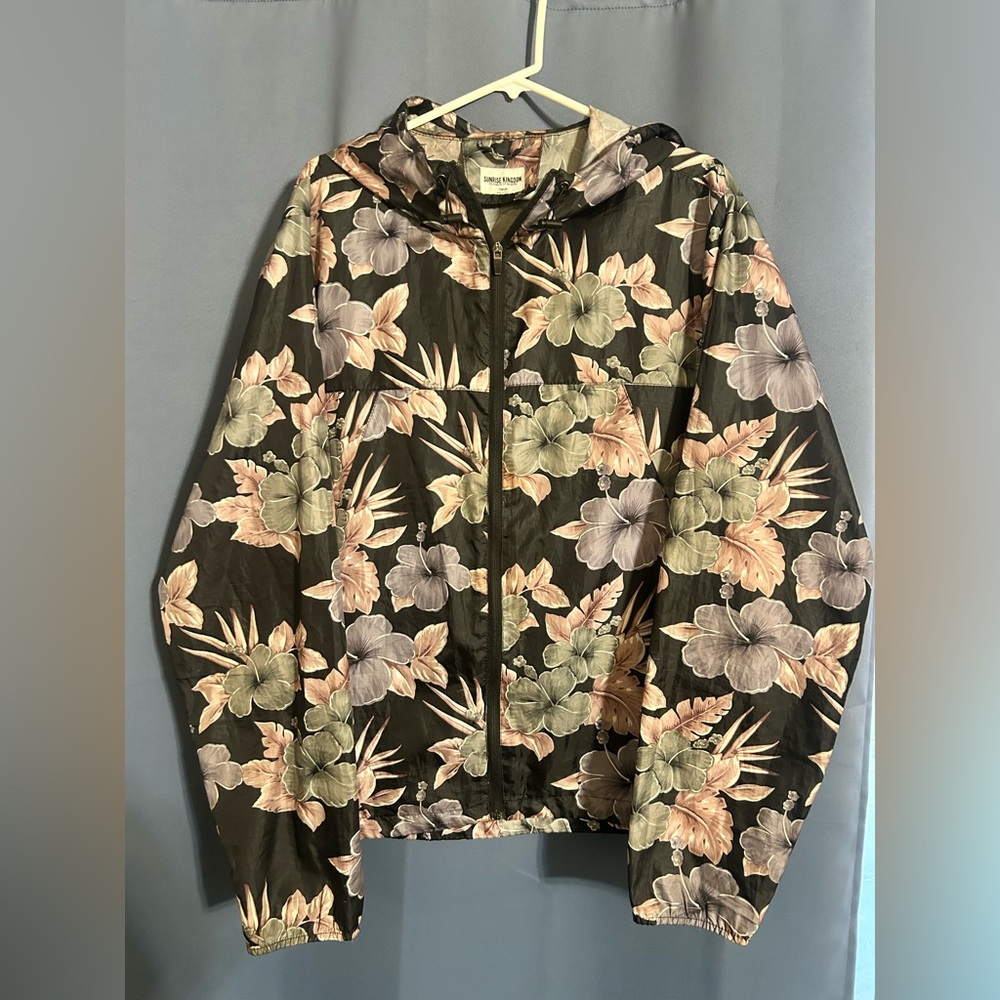 Like NEW: Mens lightweight hooded WATERPROOF JACKET hibiscus print